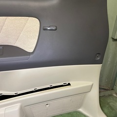 10系 アルファード トリム 内張りの画像
