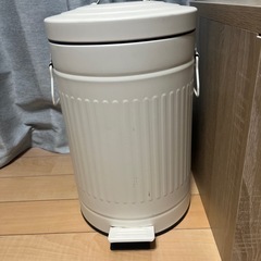 ニトリ ペールゴミ箱の画像