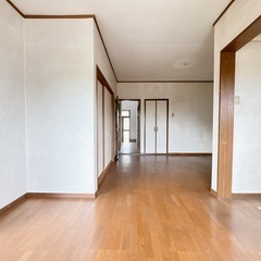 大阪府和泉市王子町１１２０−１３４ 戸建賃貸　駐車場1台無料🚗  🉐オーナー直接契約の為、敷金、礼金、仲介手数料無料🉐　ペットちゃん多頭飼い🐈外国人の方🙆 事務所利用🙆　ジモティ限定     JR阪和線線 /信太山駅 徒歩26分   エグすぎる安さ   地域最安値     Izumi-Shi  House for rent - 和泉市