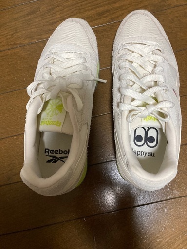 最値下げ　Reebok❗️24、5cm