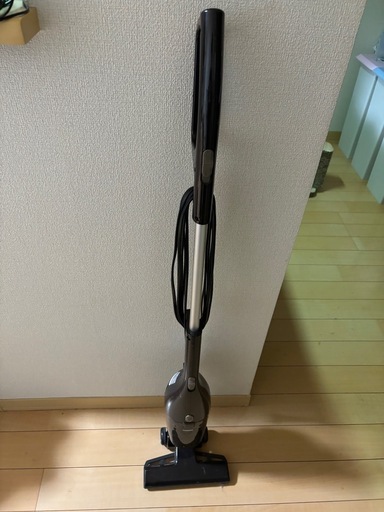 【値下げしました】スティック型掃除機