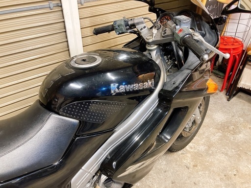 カワサキ　ZZR250 配送可能　支払いは現金or振り込みも可能