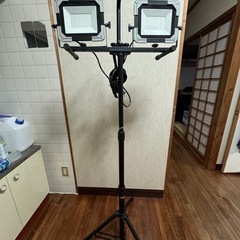 ライト　夜間作業用