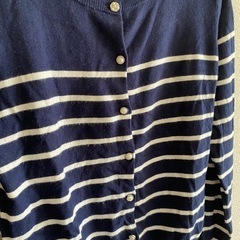 ビジューボタン　ネイビー×白　ストライプカーディガンの画像