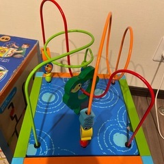 おもちゃ　アクティビティボックス
の画像