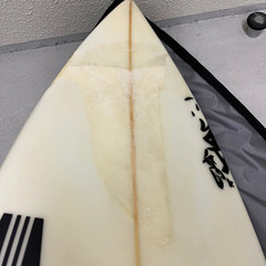 サーフボード　6.4ft 修復あり　フィン、リーシュコード、ソフトケース付の画像