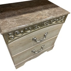 Ashley furnitureアンティーク調 テーブル65×68  