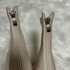 ショートブーツ アイボリーの画像