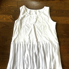 シースルー白 タンクトップ白の画像