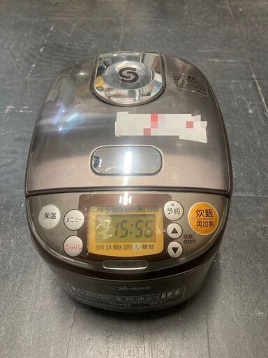 ☆中古￥4,500！ZOUJIRUSHI　3合炊飯ジャー　家電　NP-GG05型　2015年製　【BJ111】