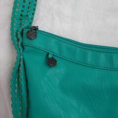 volcomレディースバックの画像