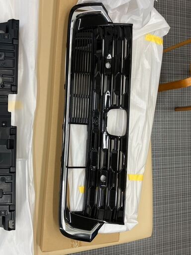 NBOX CUSTOM新車装着フロントグリル マルチビューカメラ非装備車用＋フロントバンパーロアーのセット