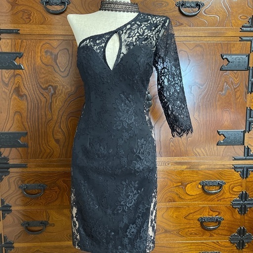 サイドシアーデザインチョーカーワンショルダー七分袖