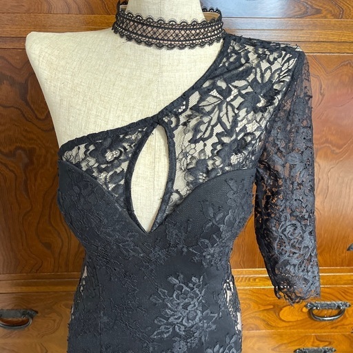 サイドシアーデザインチョーカーワンショルダー七分袖 サイドシアーデザインチョーカーワンショルダー七分袖