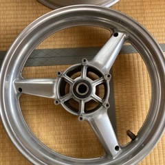 ヤマハYZF-R1ホイールセットの画像