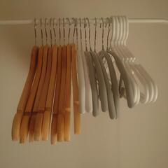 木製ハンガー、滑りにくいハンガー等 計21本の画像