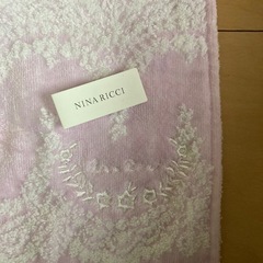 未使用新品　ハンカチ　ハンドタオルNINA RICCI ニナリッチ　の画像
