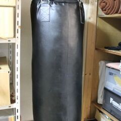 サンドバッグ(30kg)を差し上げます。