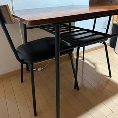 決まりました‼️✨値下げしました❗️ 2人掛け👯‍♀️ ダイニングテーブル😊3点セット✨の画像