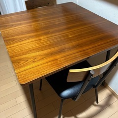 決まりました‼️✨値下げしました❗️ 2人掛け👯‍♀️ ダイニングテーブル😊3点セット✨の画像