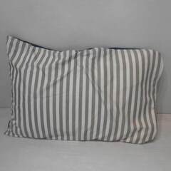 【配送出来ます】ニトリ 枕 枕カバー付き （近くなら配送も可能です。宅配もお問合せ下さい）の画像