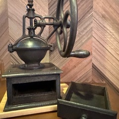 【お話中】ヴィンテージ　コーヒーミル　　　　の画像