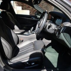 検査7年12月530i Mスポーツ ブラックレザー/アクティブクルーズ/レーンキープ/HDDナビ/地デジ/バックカメラ/3Dトップビュー/パワートランクの画像