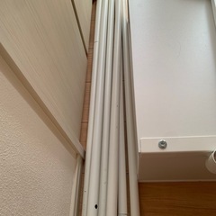 突っ張り棒 収納 ディスプレイ の画像