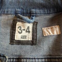 オーストラリアブランドのCotton on Kids のデニムジャケットとH&Mのオリーブ色のジャケット 100~110cmの画像