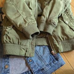 オーストラリアブランドのCotton on Kids のデニムジャケットとH&Mのオリーブ色のジャケット 100~110cmの画像