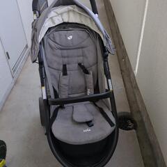 Joieベビーカー3輪の画像