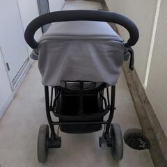 Joieベビーカー3輪