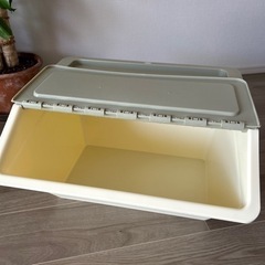 収納ボックス　開閉式　ペリカン