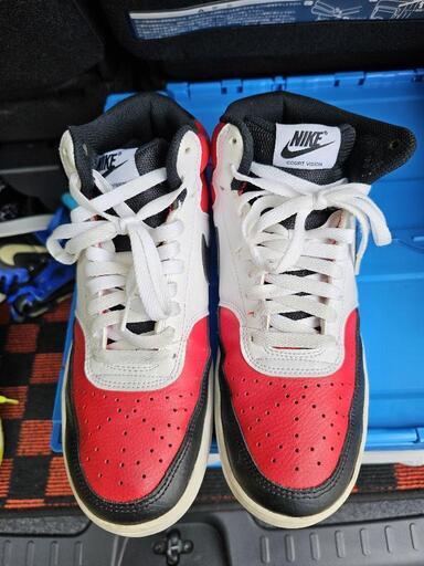 NIKE　スニーカー