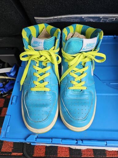 NIKE　スニーカー
