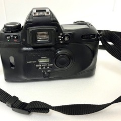 フィルムカメラ 一眼レフ NikonF80  レンズ・ネックホルダー付き ニコンの画像
