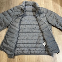 【終了】ユニクロ　ダウンコート　ライト　グレー　Ｌサイズの画像