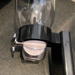 フードディスペンサー　2個セットの画像