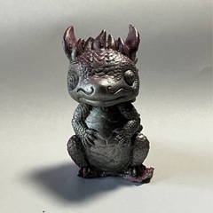①ペーパーウエイト〈ドラゴン〉〈タ〉