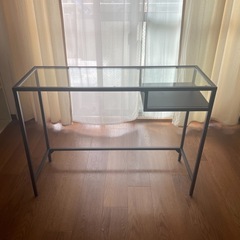 IKEAガラステーブル