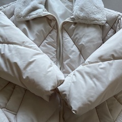 マットポリエステルエコダウンダイヤキルトファー使い2WAYカラーブルゾンの画像