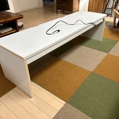 シンプルホワイトTVボードの画像