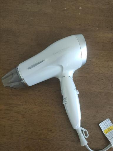 モノクローコイズミ ヘアドライヤー マイナスイオン ホワイト KHD-9200/W モノクローム