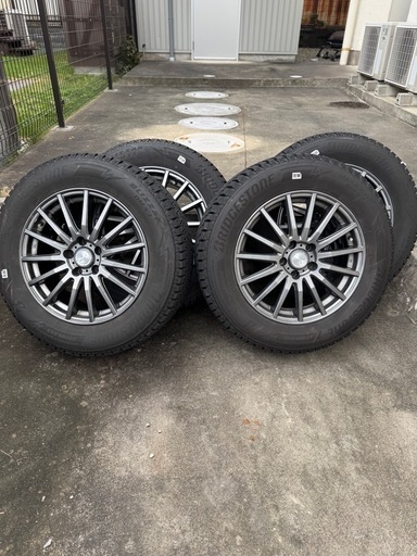 スタッドレス　ブリザック　225/65R17 　RAV4等