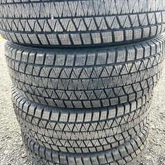タイヤ　BRIDGESTONE  BLIZZAK  DM-V3 215/70  R16   2021年製  冬タイヤ　4本の画像