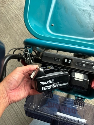 マキタ　充電式三輪ネコ車