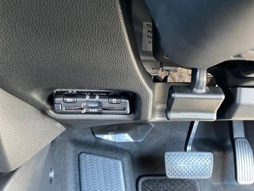 車のナビ・ETC・ドラレコ・その他モニター類や電装類、格安で取り付けます！