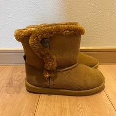 【新品タグ付き】ムートンブーツ　18cmの画像