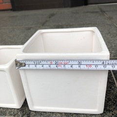ホワイトスクエア植木鉢2個セットの画像