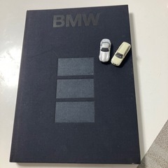 BMWの本とオマケ付きの画像